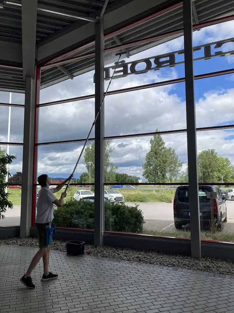 Fönstertvätt hos Zetterbloms Bil i Norrköping